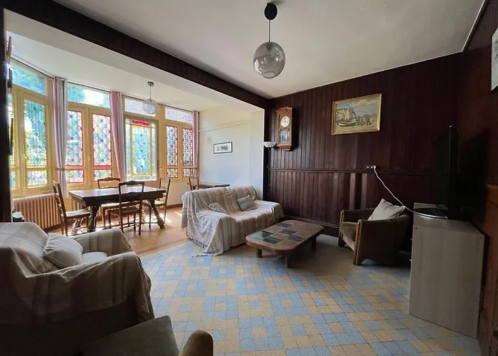 Maison Familiale De Ville A Etretat