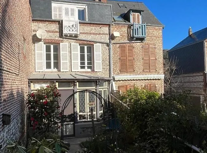 Maison Familiale De Ville A Etretat